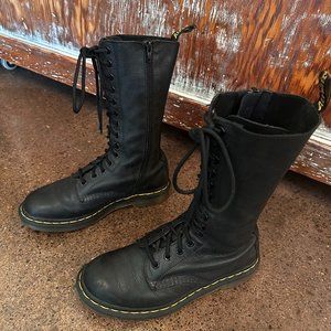 DR. MARTENS 1B99 VIRGINIA LEATHER MID CALF BOOTS